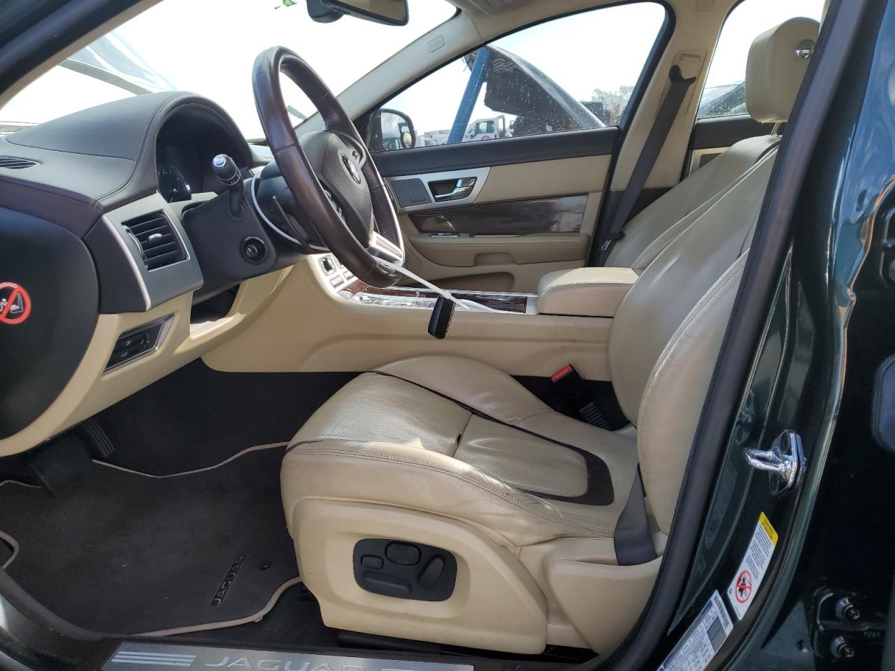 2015 Jaguar XF - Image 7