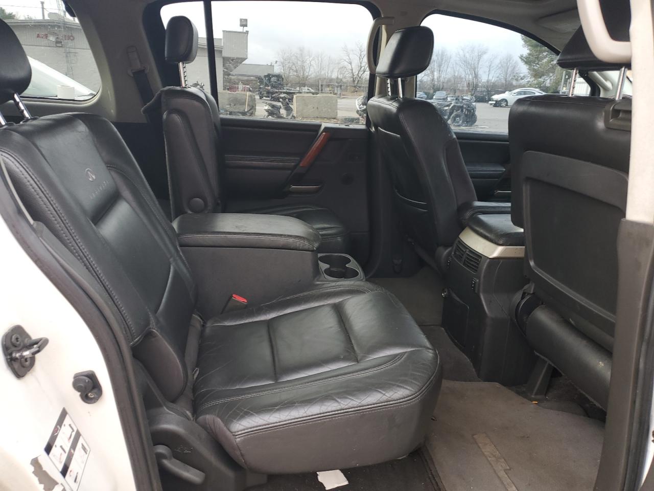 2006 Infiniti QX56 - Image 11