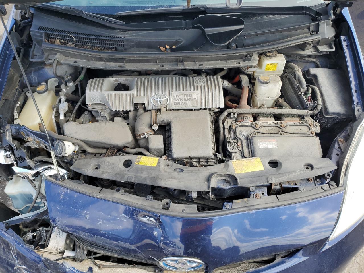 2014 Toyota Prius - Image 12