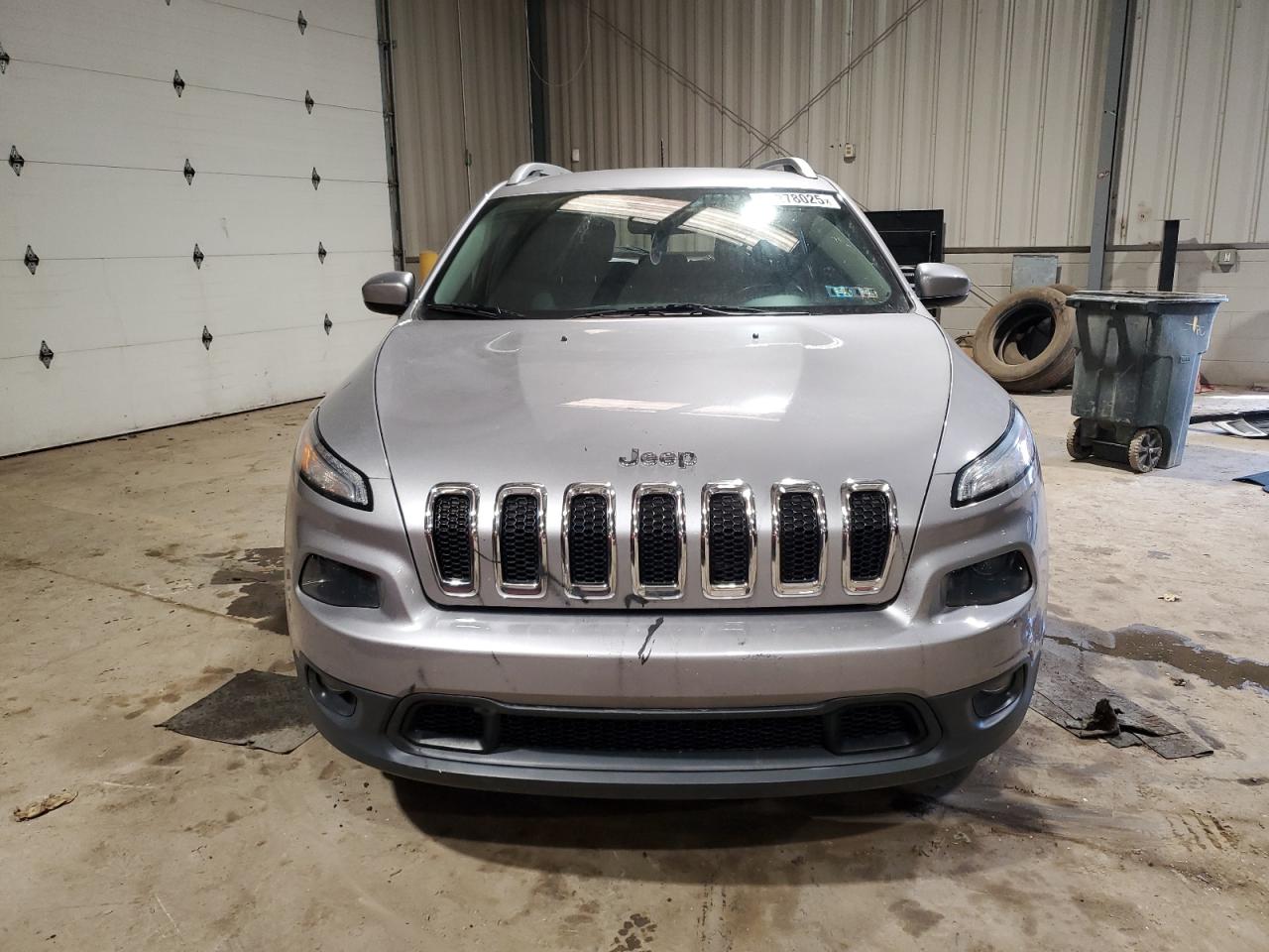 2018 Jeep Grand Cherokee - Image 5