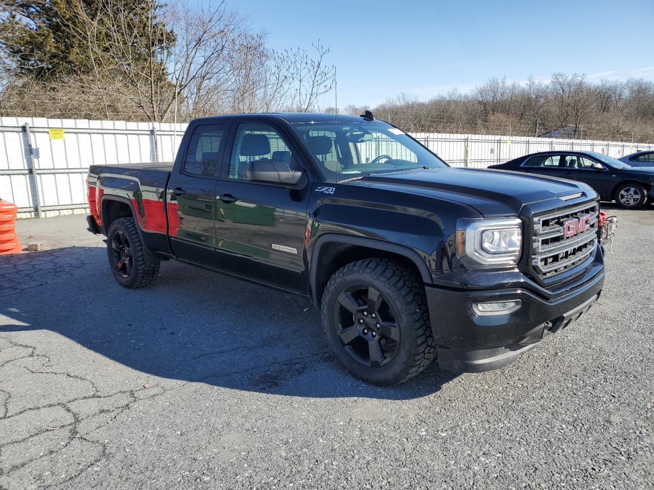 2017 GMC Sierra - Image 4