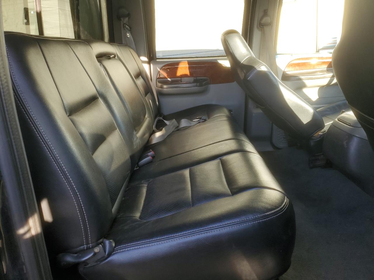 2003 Ford F350 - Image 11