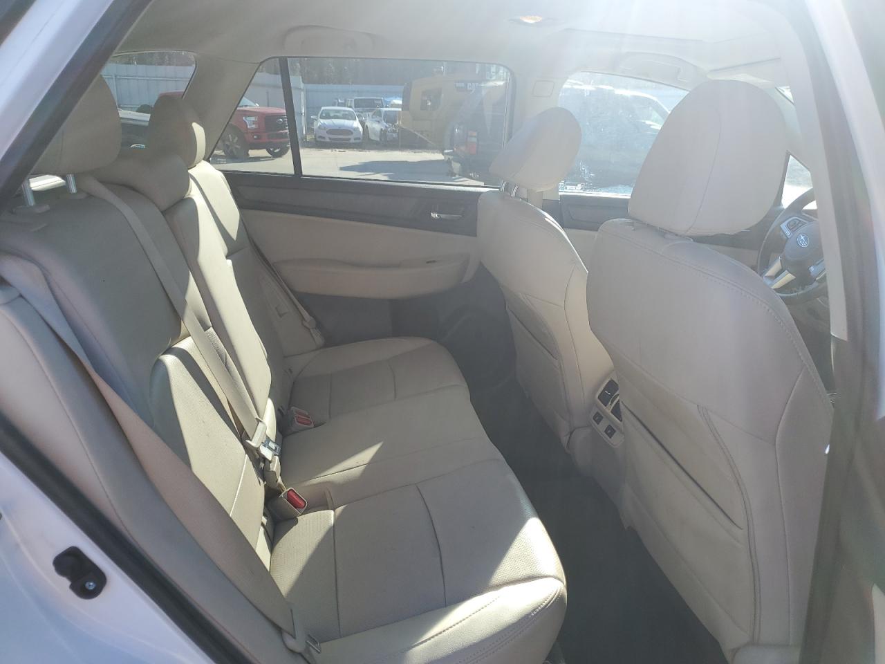 2015 Subaru Outback - Image 10