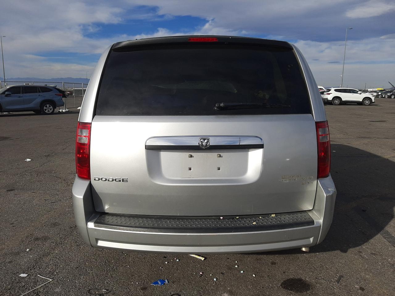 2010 Dodge Caravan - Image 6