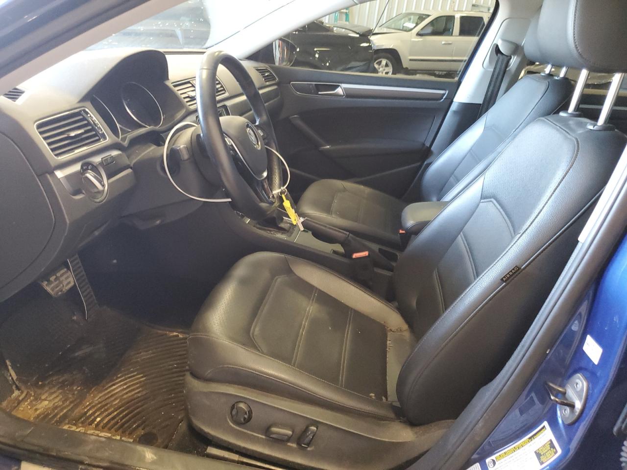 2017 Volkswagen Passat - Image 7
