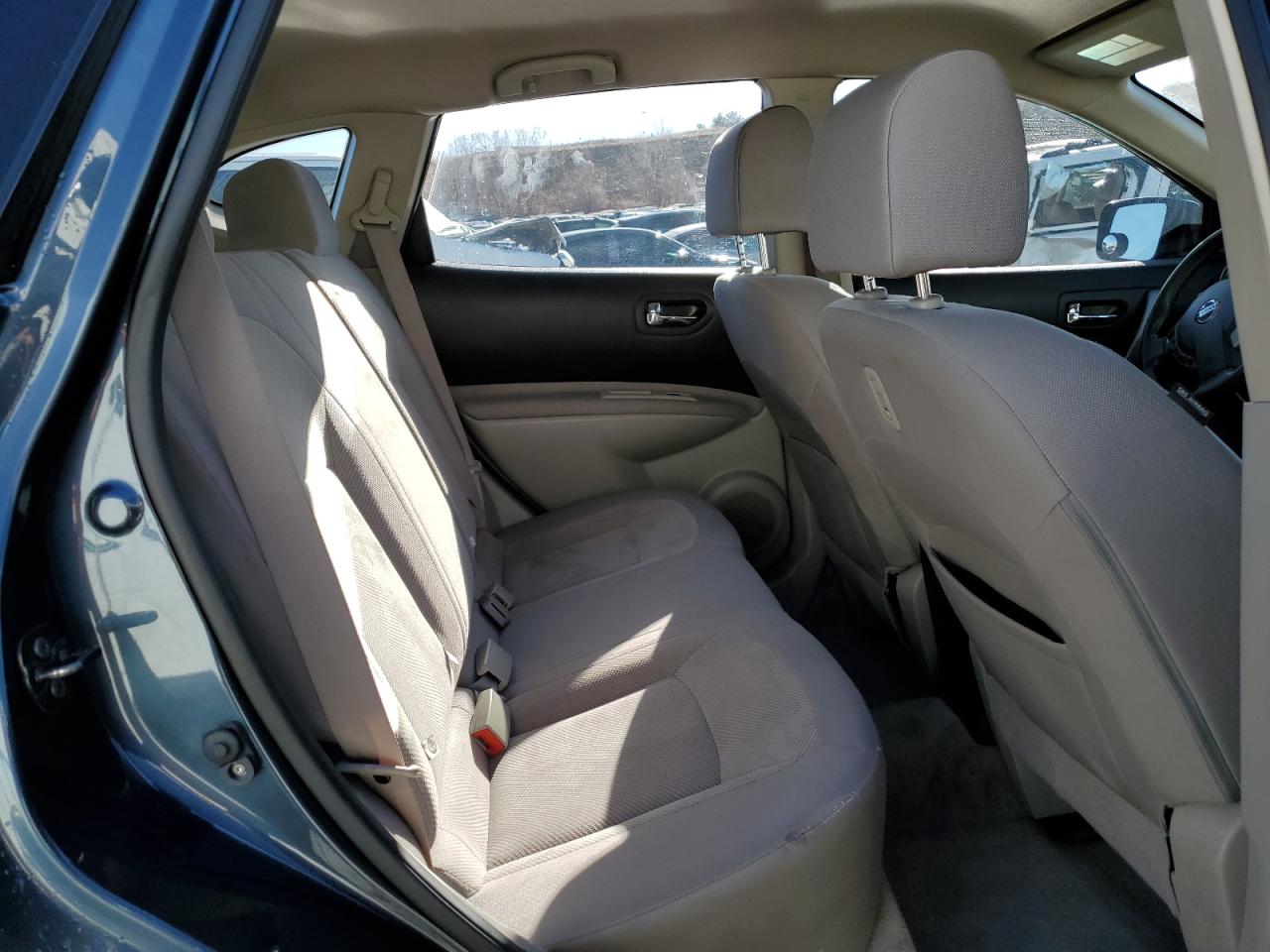 2015 Nissan Rogue - Image 11