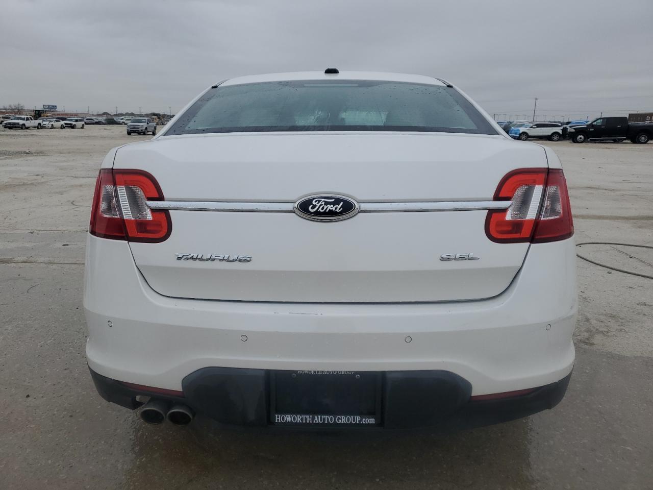 2012 Ford Taurus - Image 6