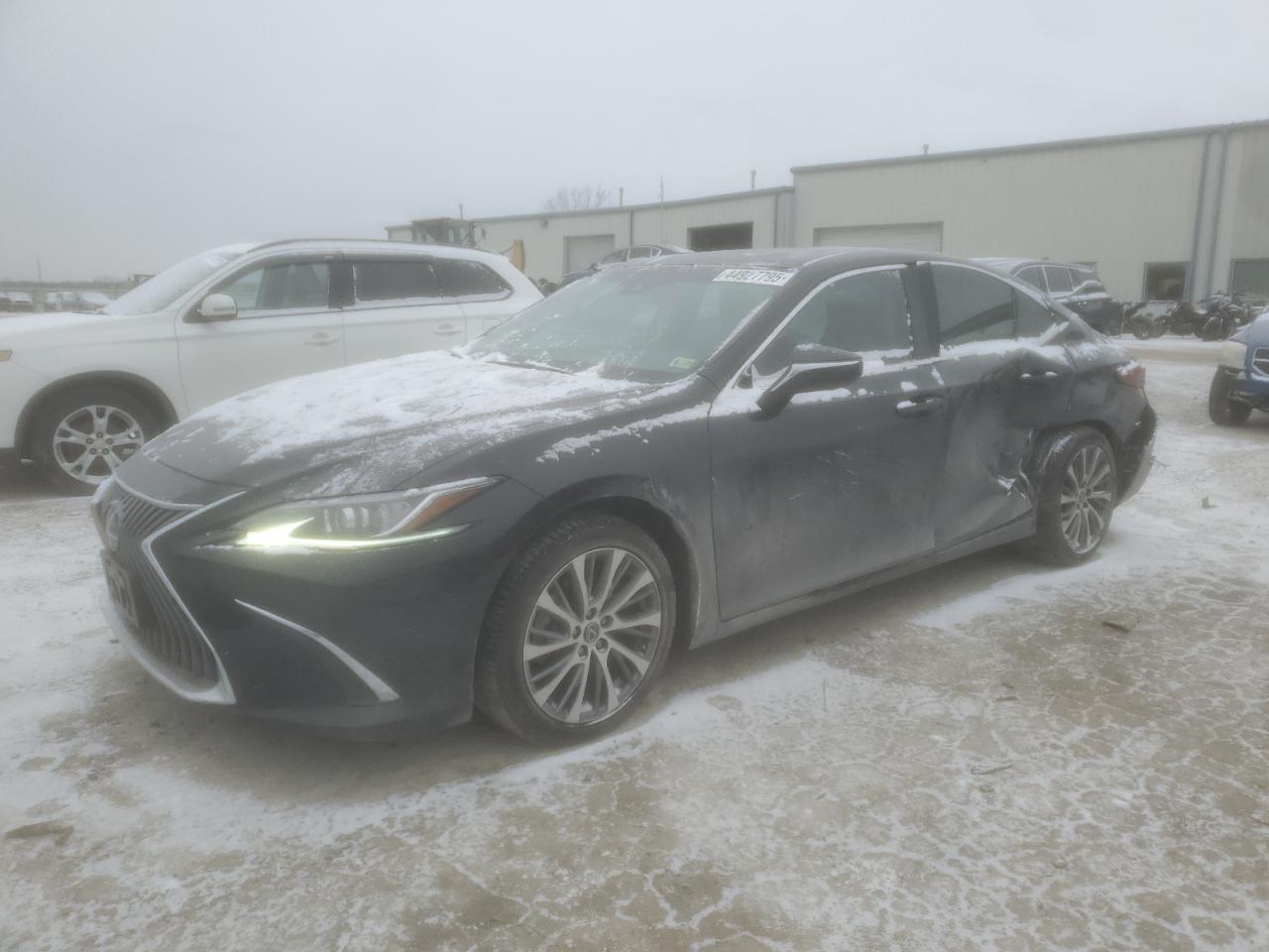 2019 Lexus ES - Image 1