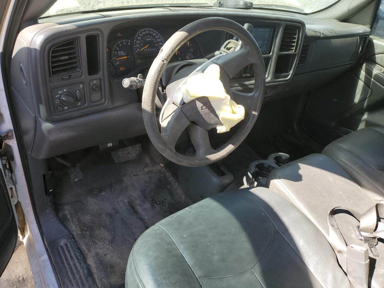 2006 Chevrolet Silverado - Image 8