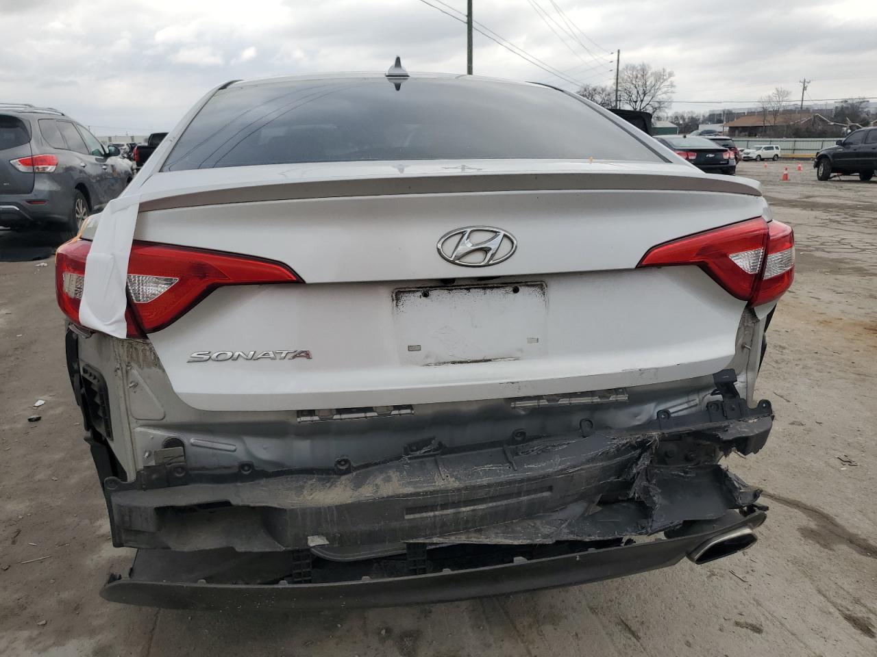 2015 Hyundai Sonata - Image 6