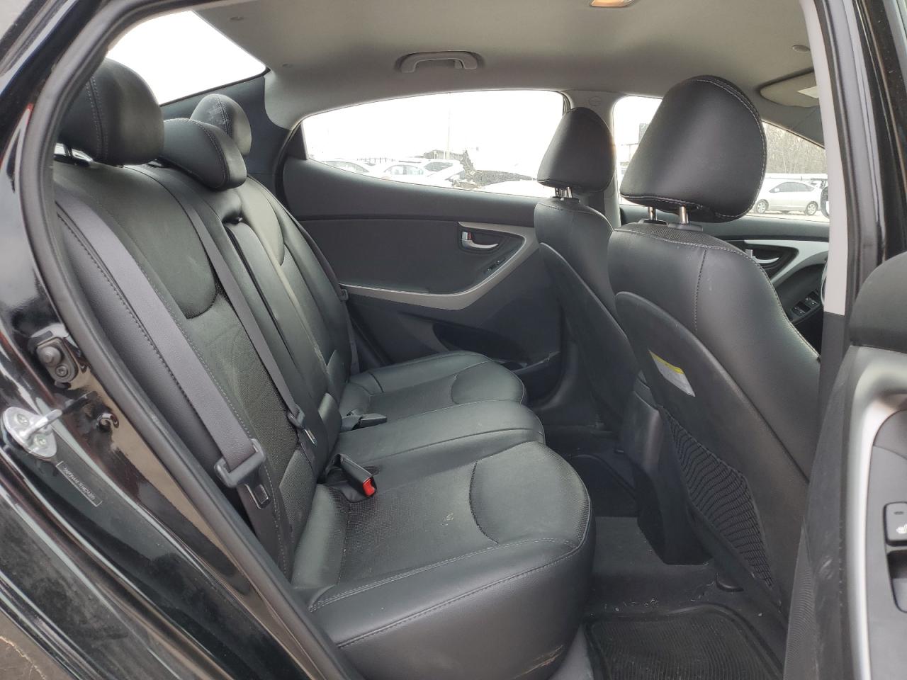 2015 Hyundai Elantra - Image 11