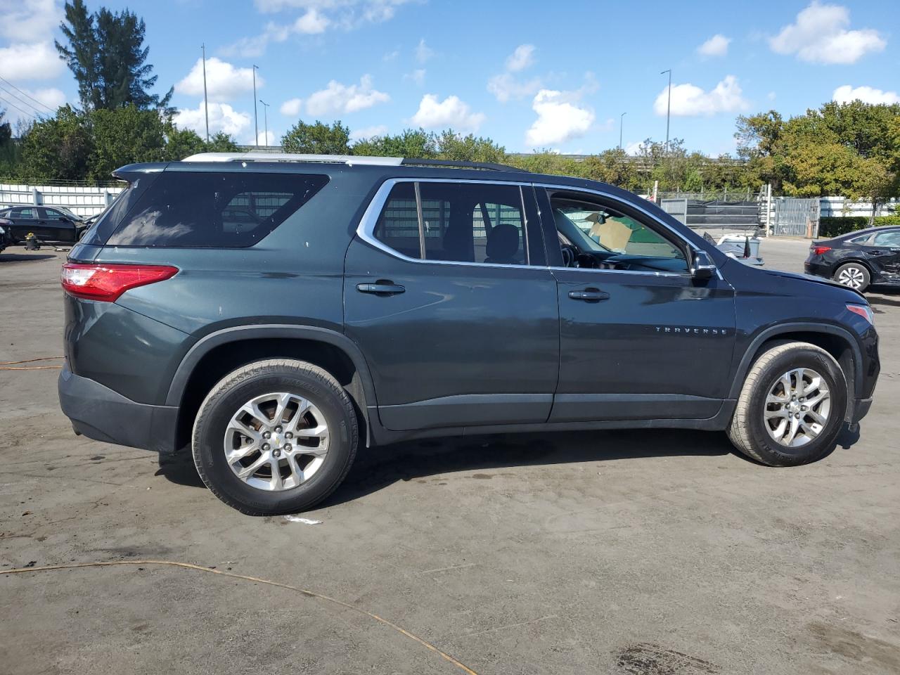 2018 Chevrolet Traverse - Image 3