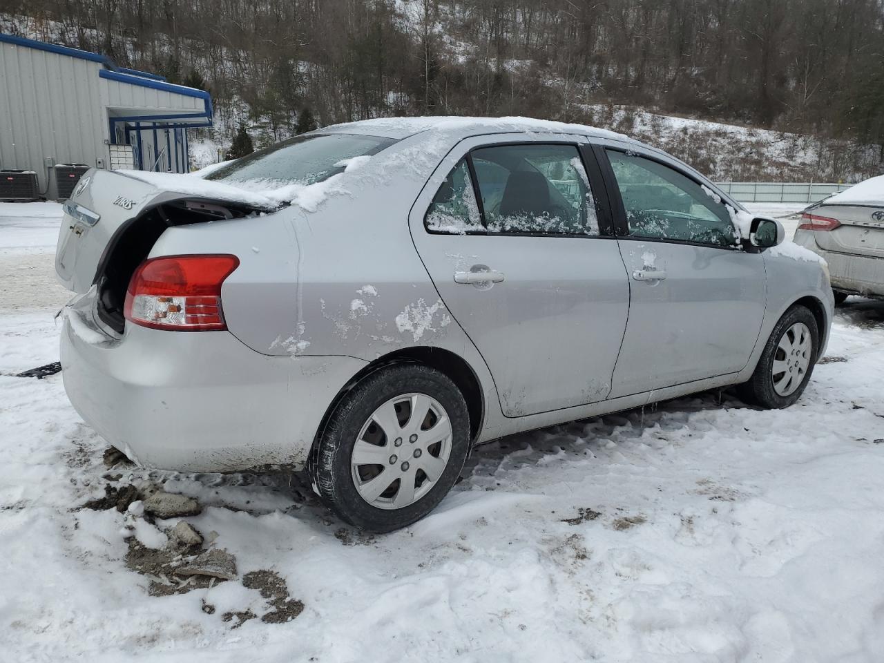 2011 Toyota Yaris - Image 3