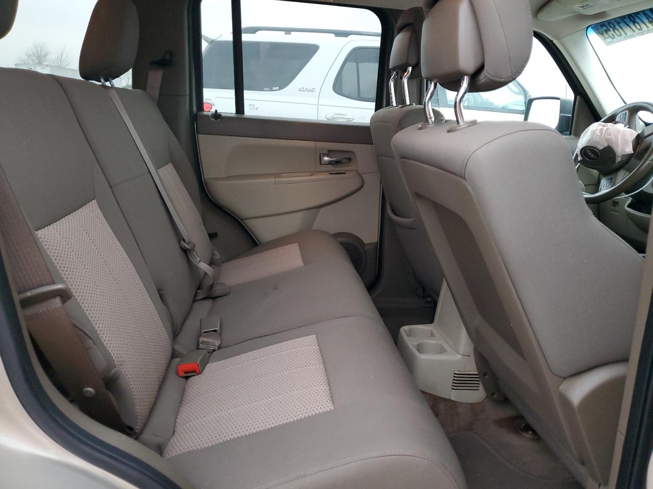 2011 Jeep Liberty (North America) - Image 10