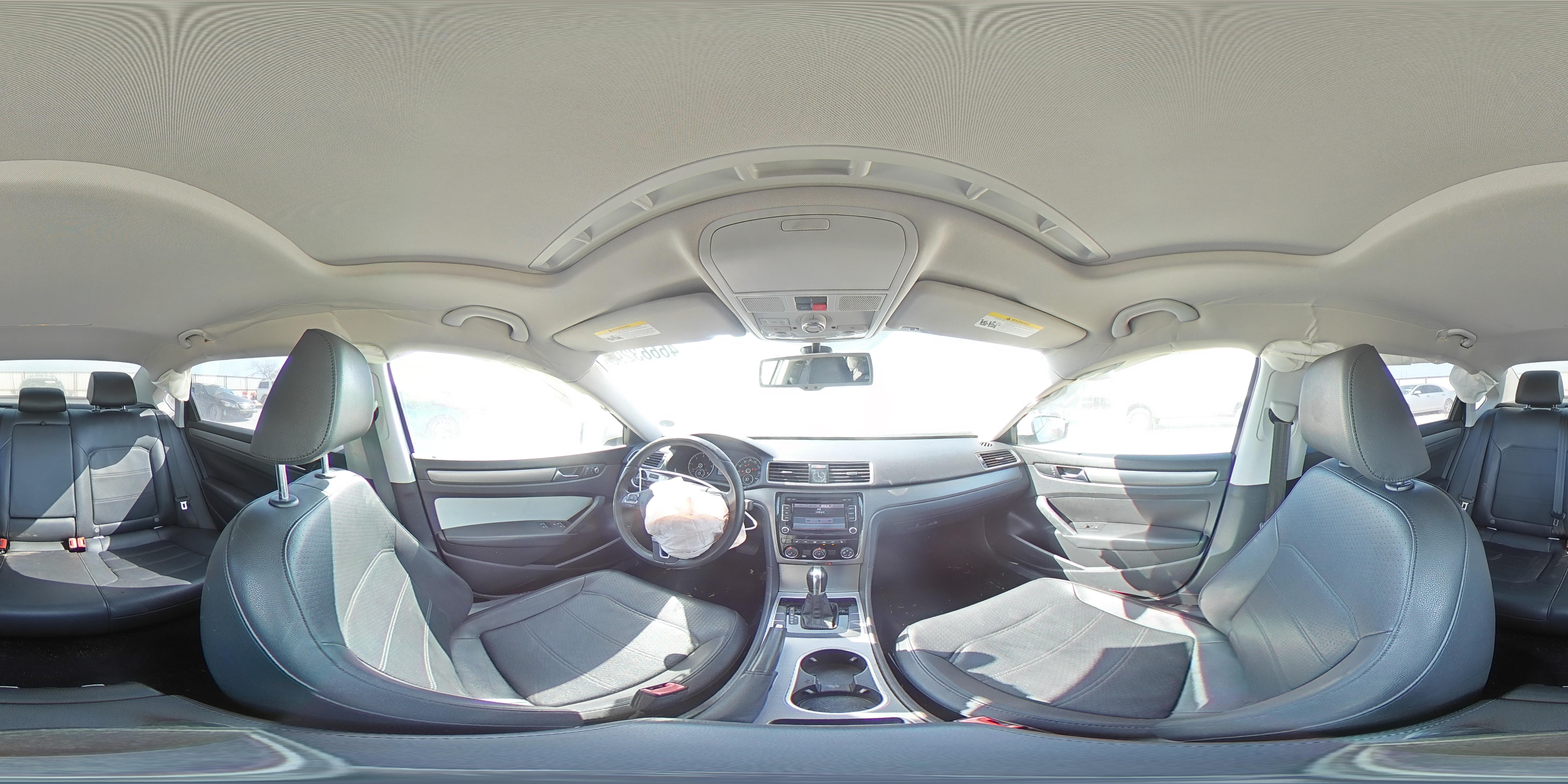 2014 Volkswagen Passat - Image 12