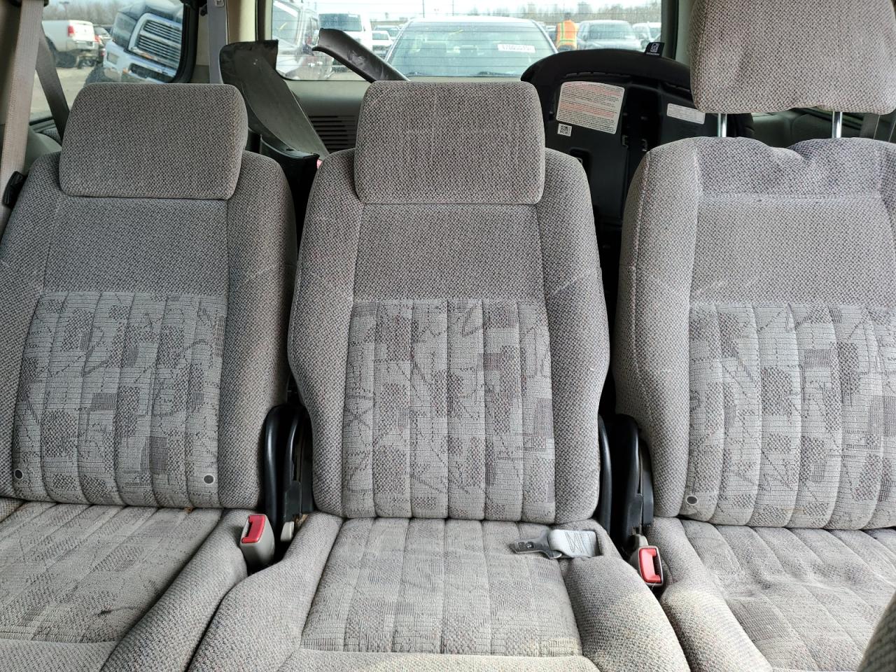 2001 Pontiac Montana - Image 10