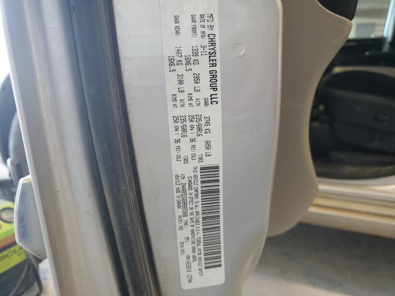 2011 Chrysler Town & Country - Image 13