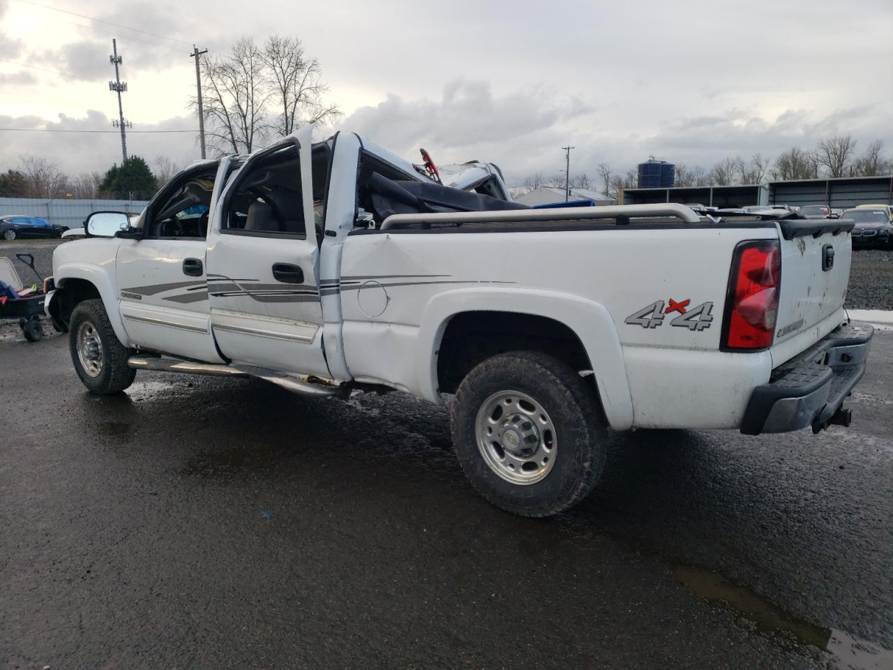2006 Chevrolet Silverado - Image 2