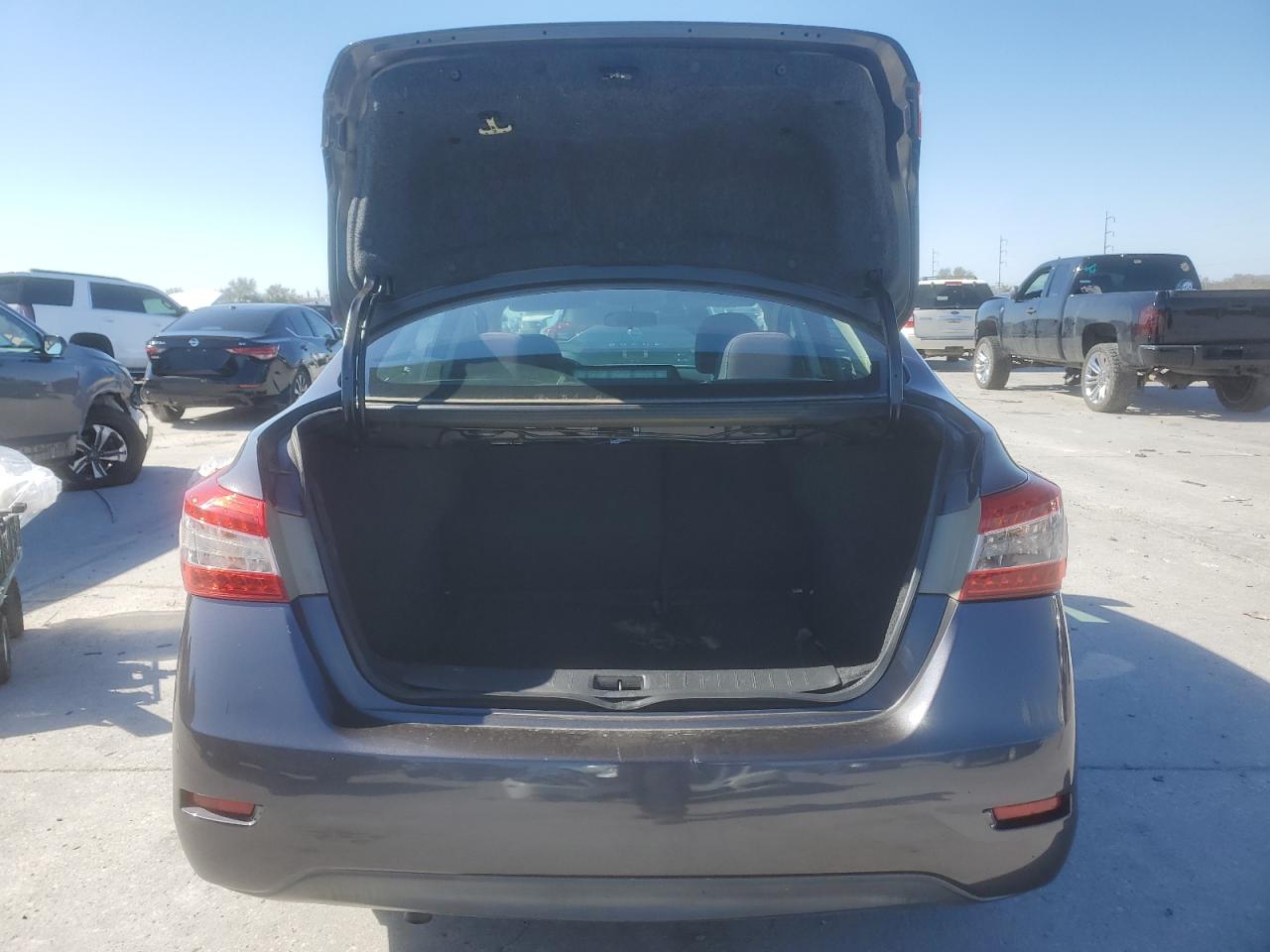 2015 Nissan Sentra - Image 6