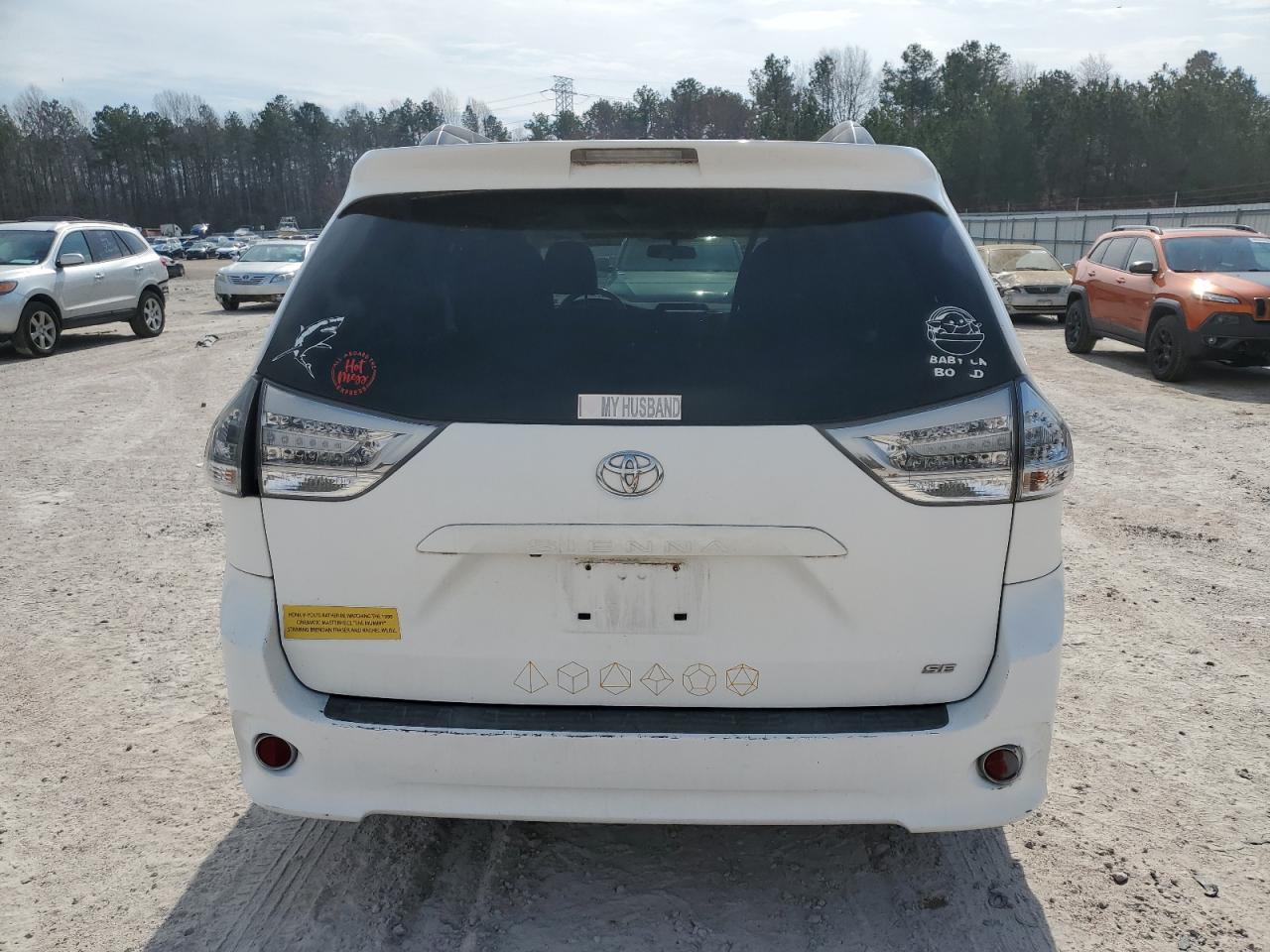 2011 Toyota Sienna - Image 6