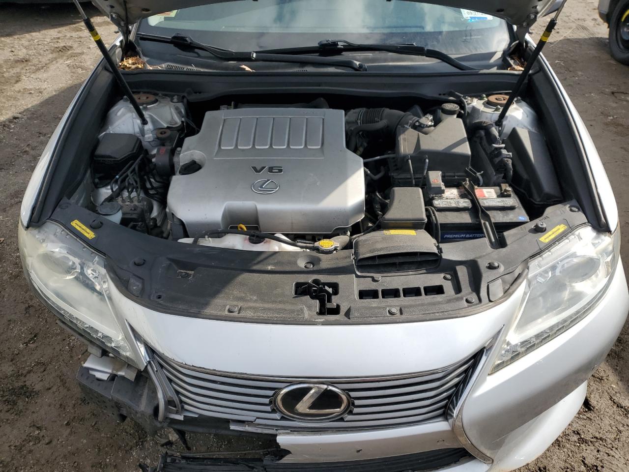 2013 Lexus ES - Image 11