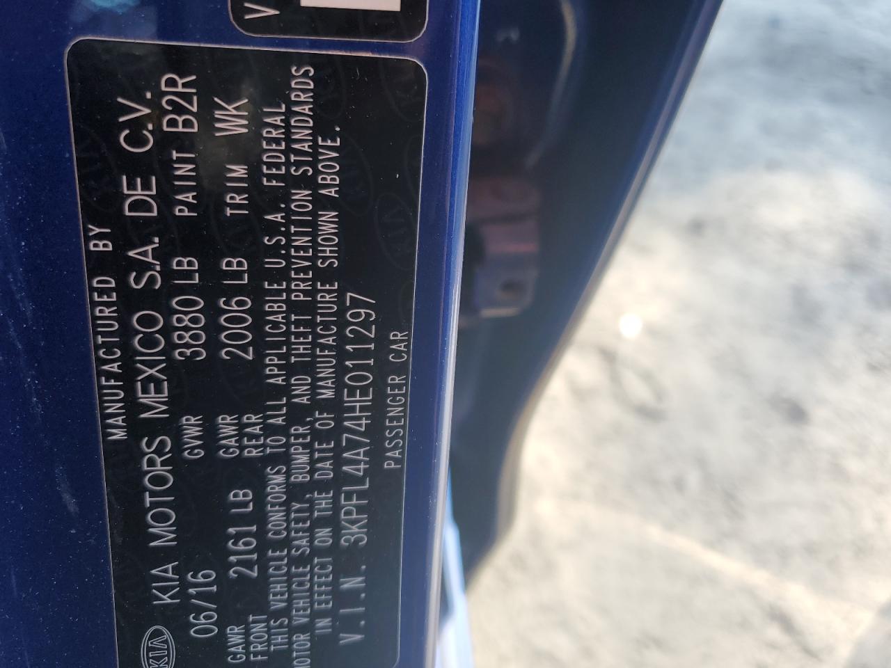 2017 Kia Forte - Image 12