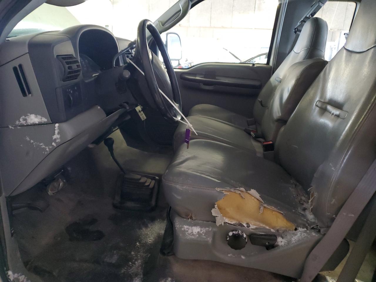 2006 Ford F250 - Image 7