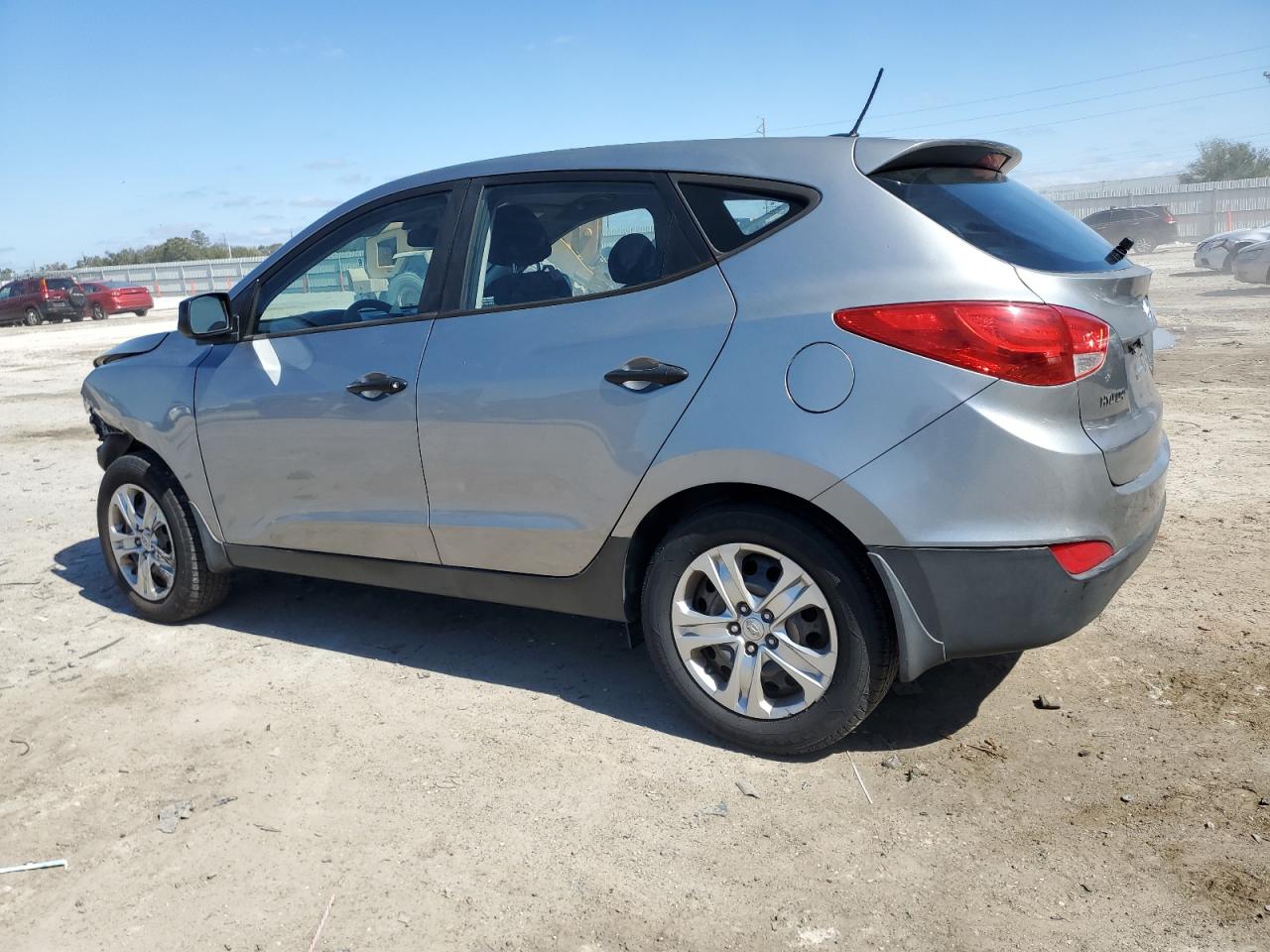 2011 Hyundai Tucson - Image 2
