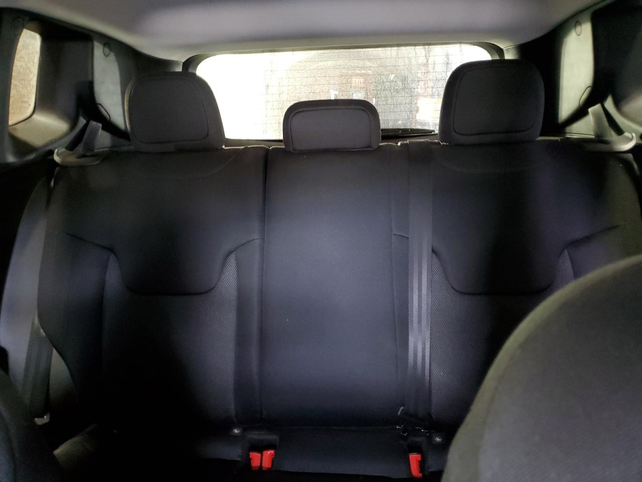 2019 Jeep Renegade - Image 10