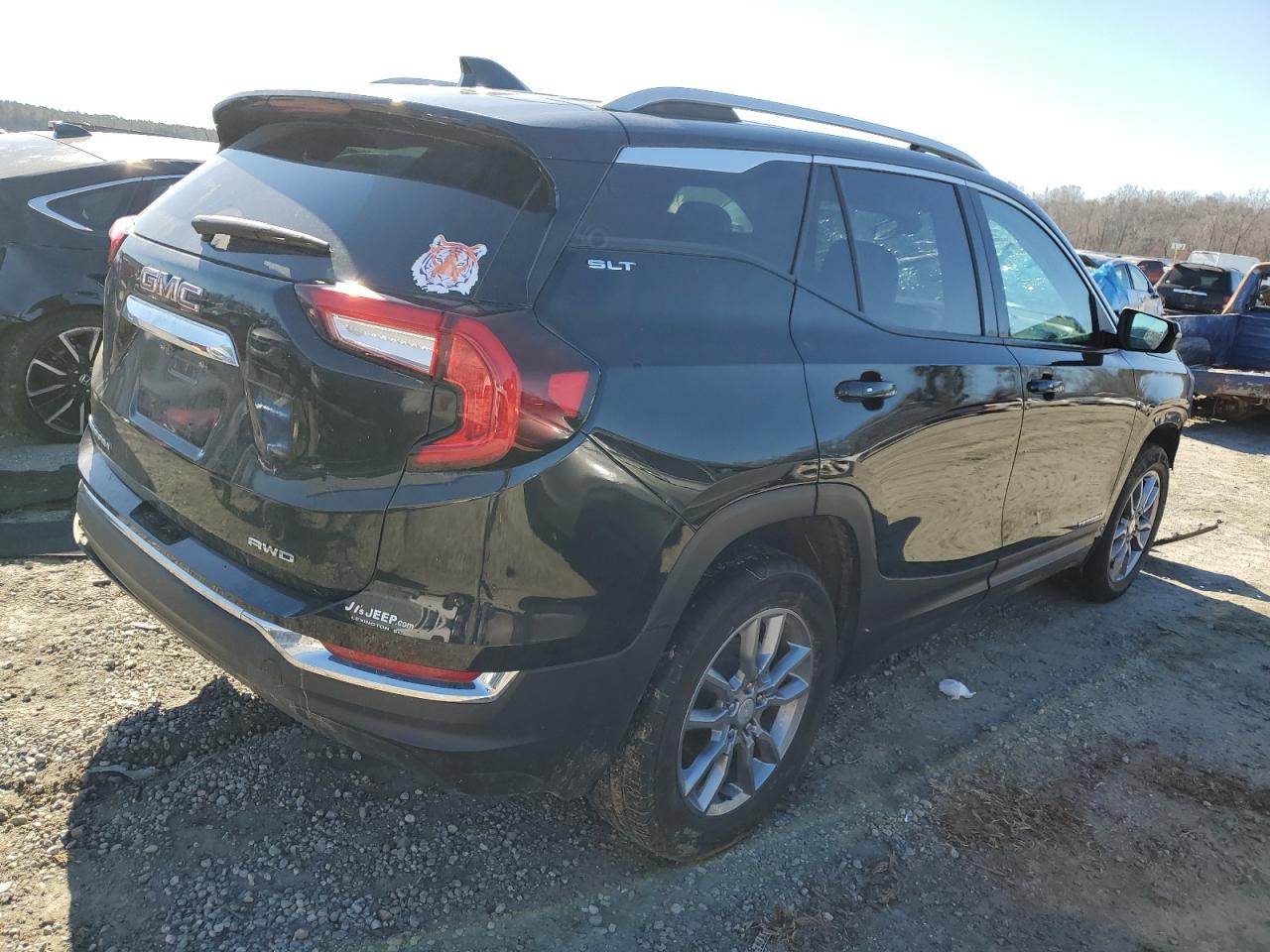 2022 GMC Terrain - Image 3