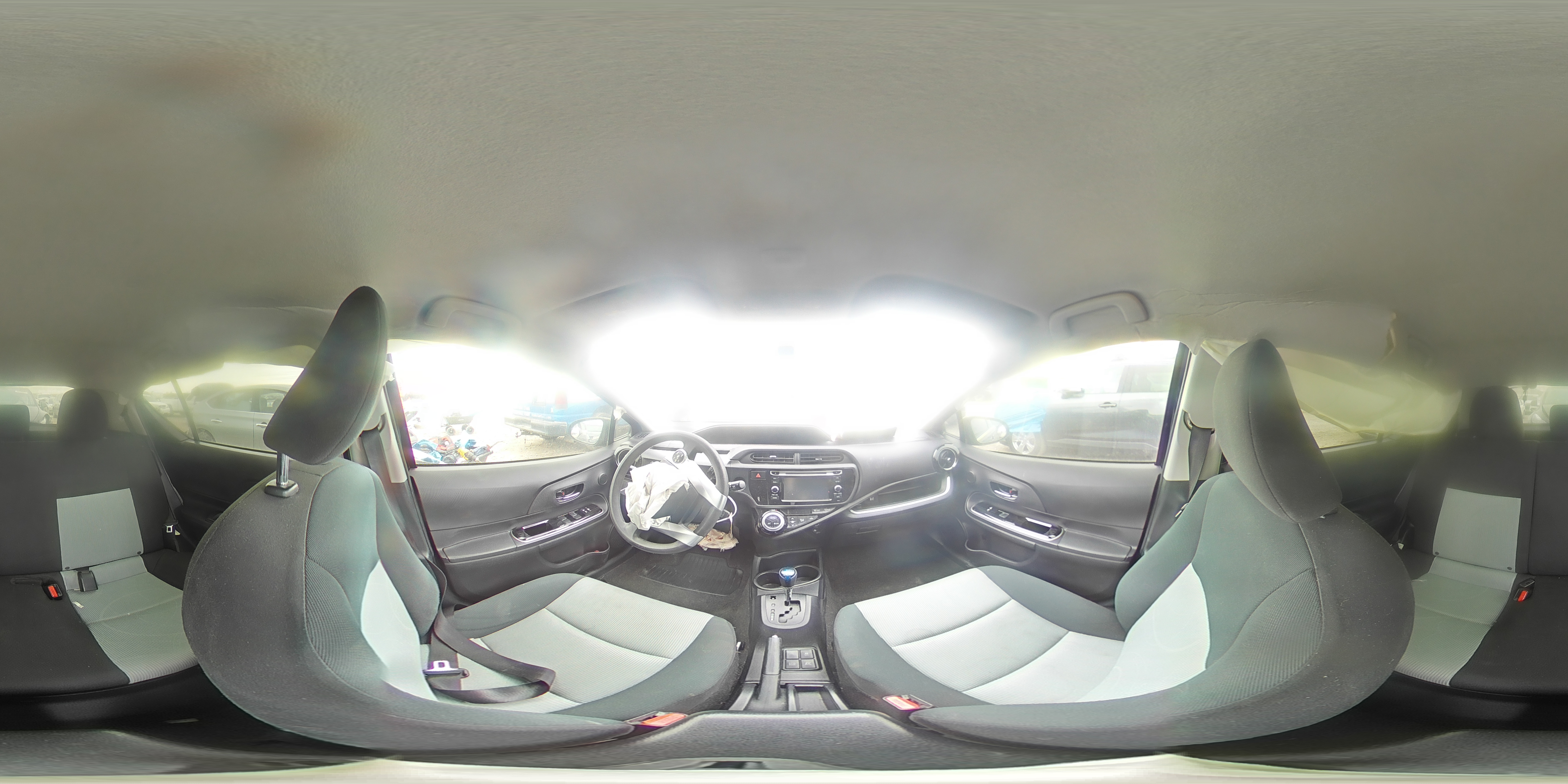 2016 Toyota Prius - Image 13