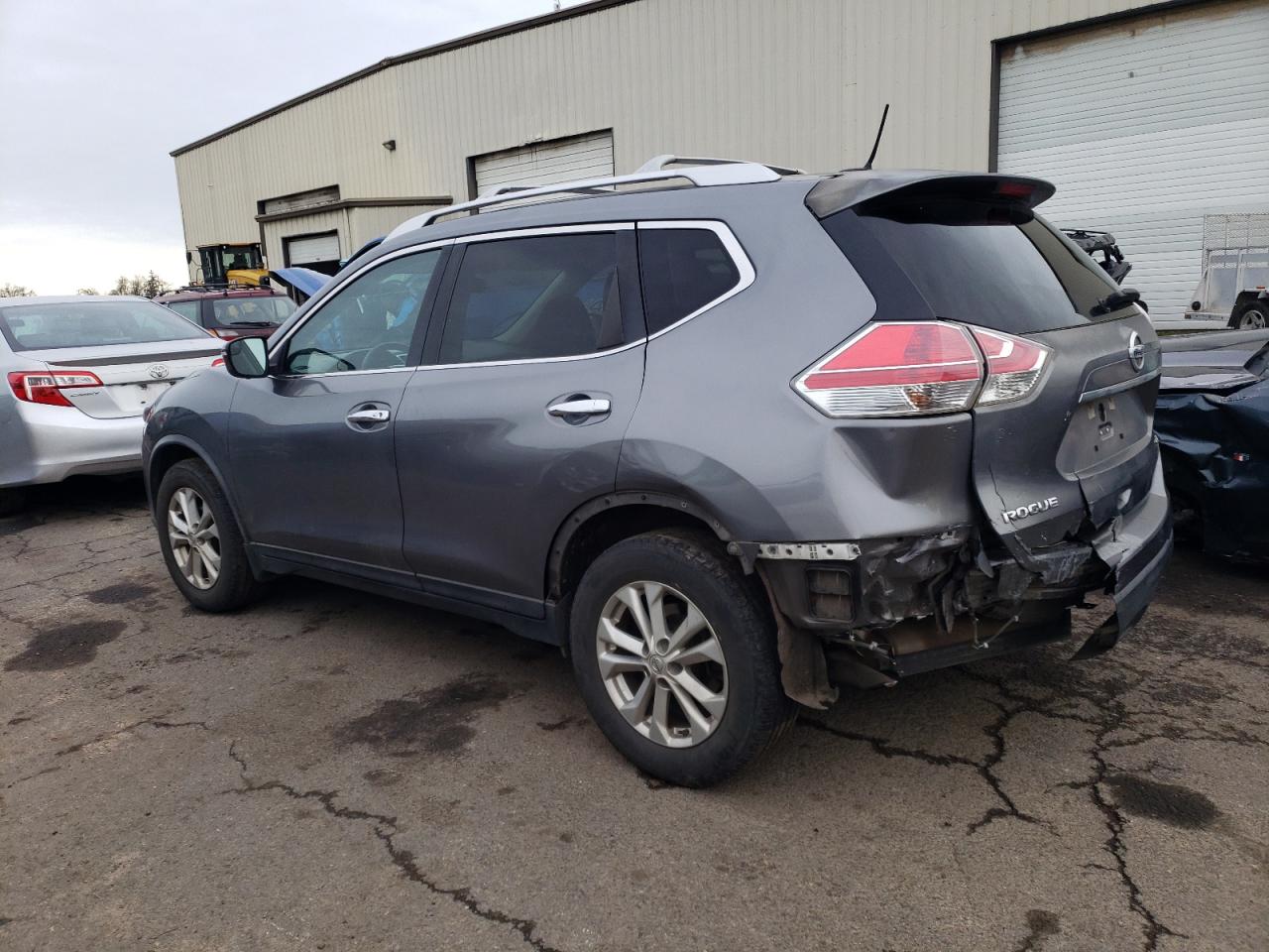 2015 Nissan Rogue - Image 2