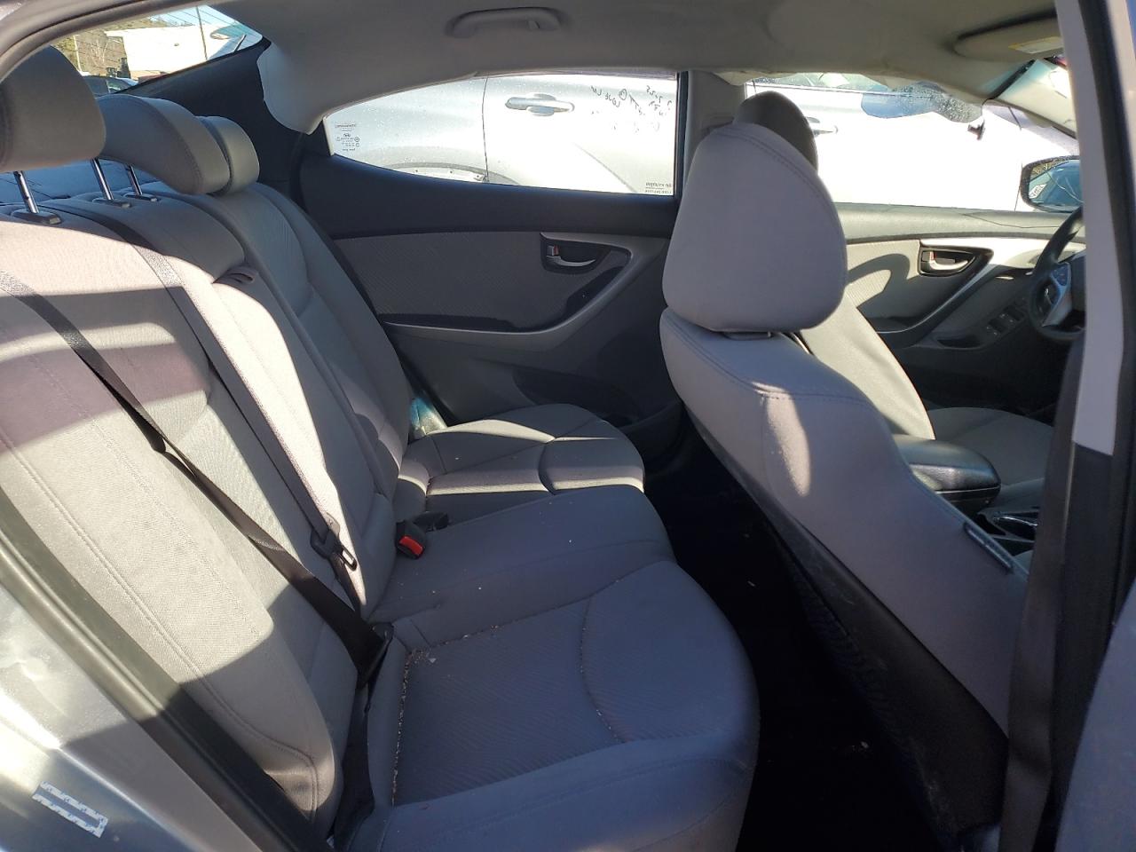 2013 Hyundai Elantra - Image 10