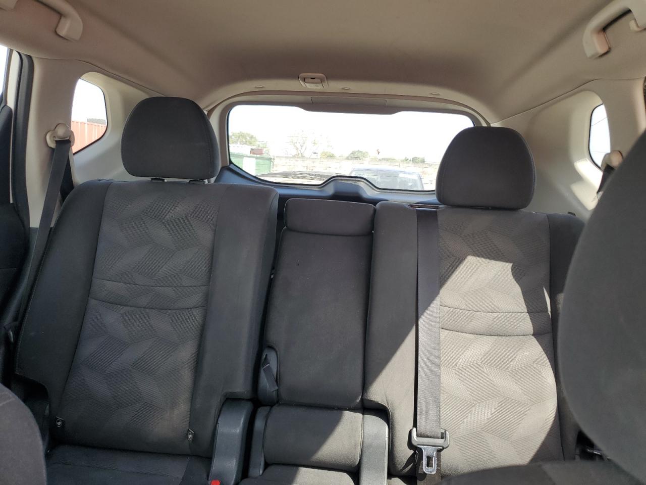 2016 Nissan Rogue - Image 10