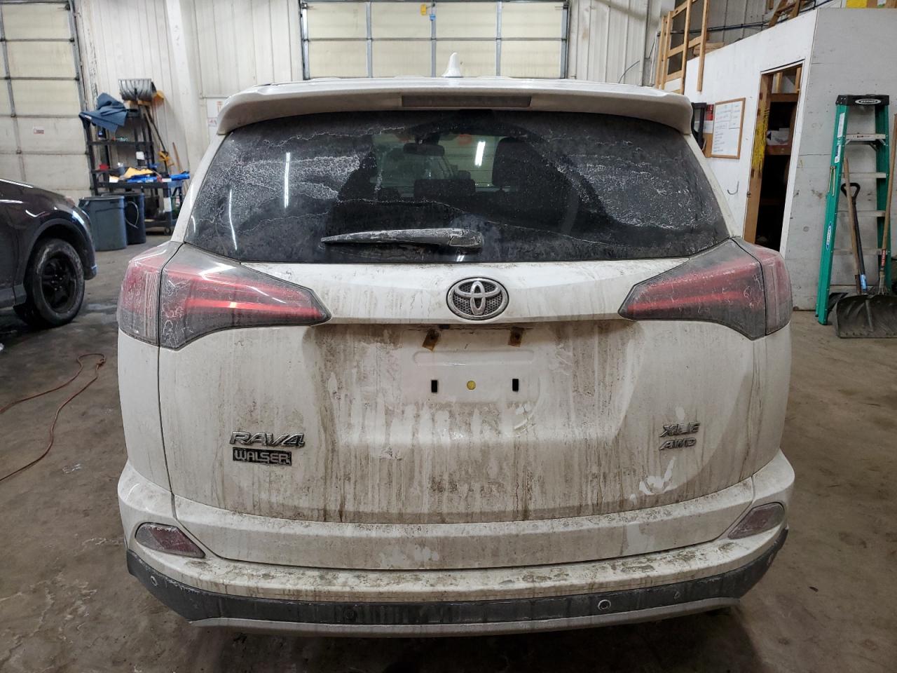 2018 Toyota RAV 4 - Image 6