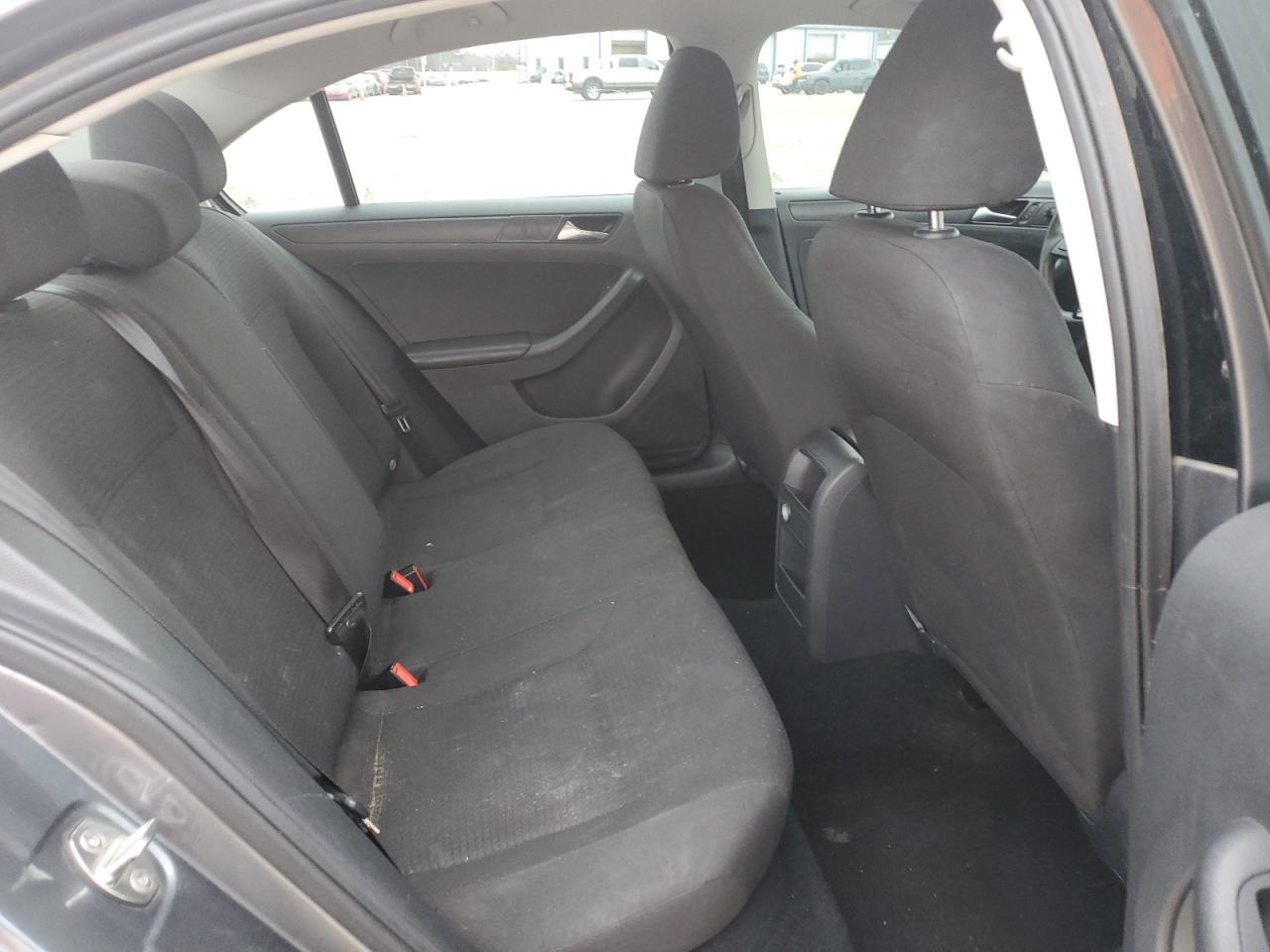 2016 Volkswagen Jetta - Image 11