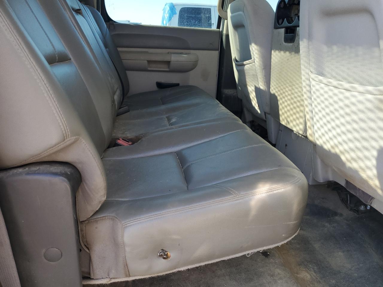 2011 Chevrolet Silverado - Image 10