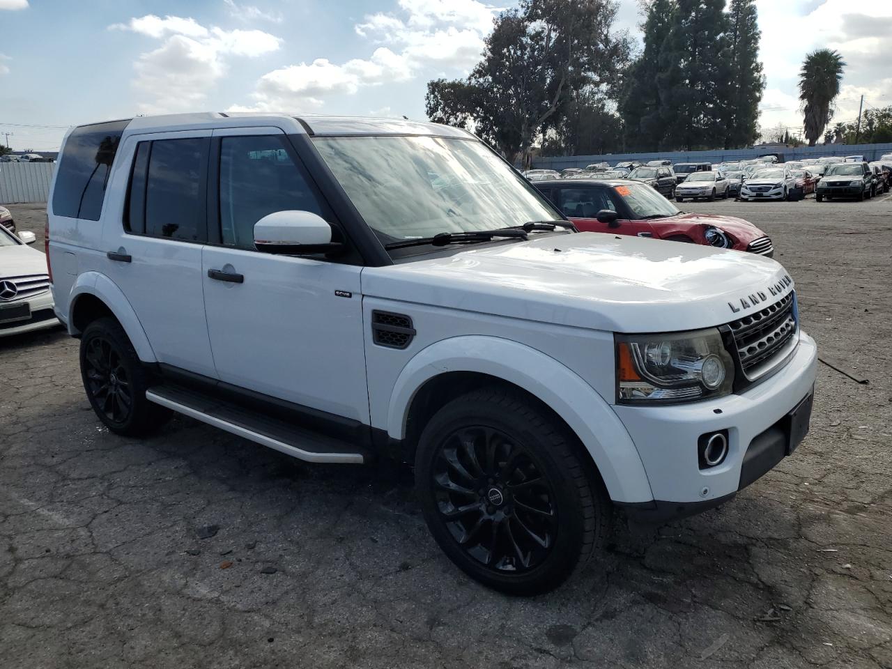 2015 Land Rover LR4 - Image 4