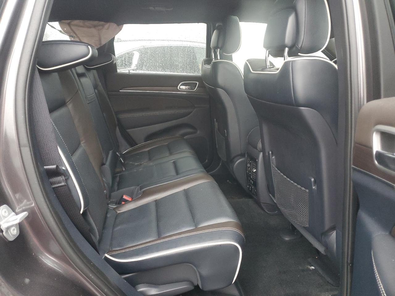 2015 Jeep Grand Cherokee - Image 11