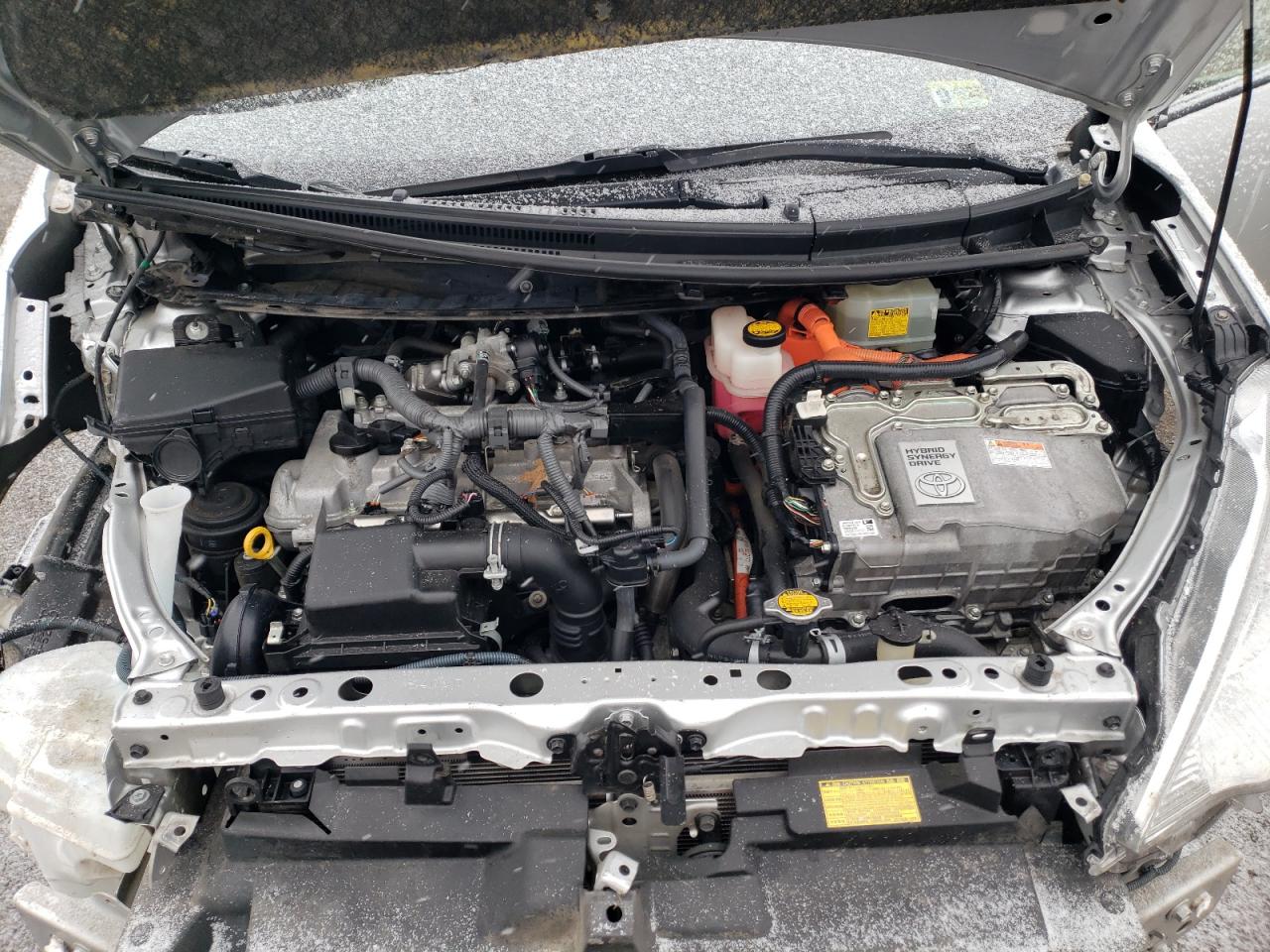 2014 Toyota Prius - Image 12