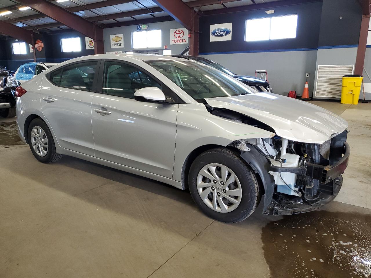2017 Hyundai Elantra - Image 4