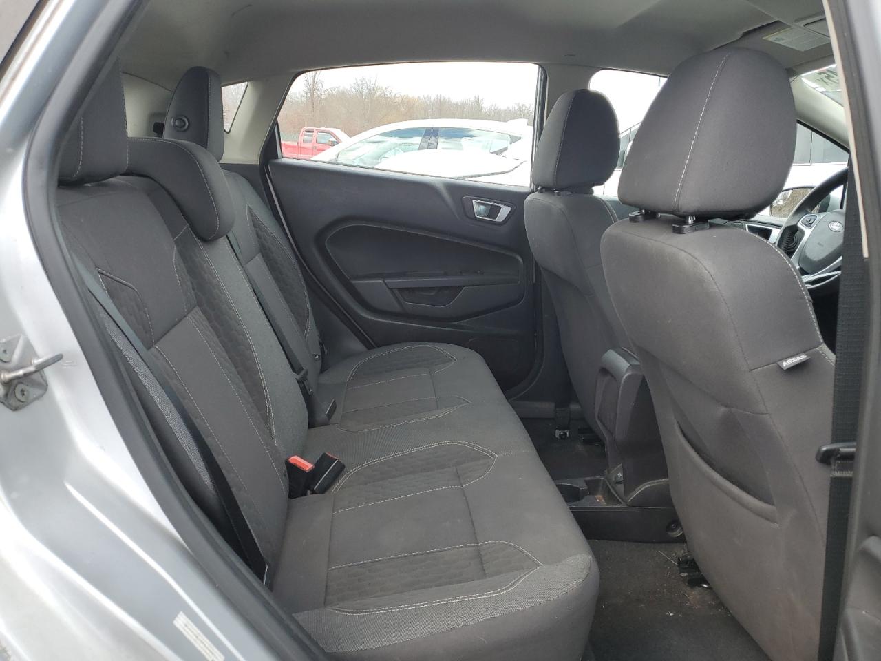 2014 Ford Fiesta - Image 10