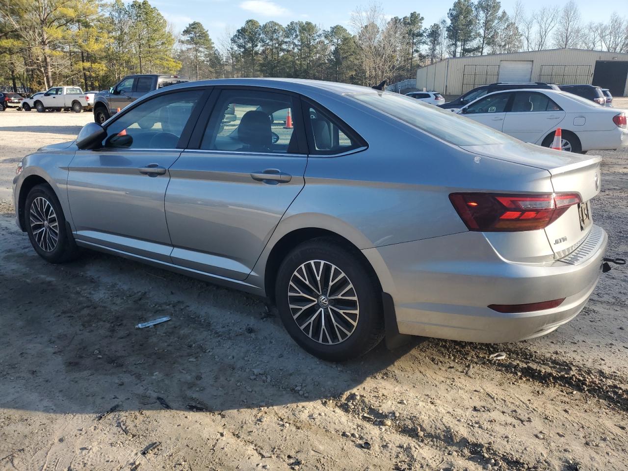 2019 Volkswagen Jetta - Image 2