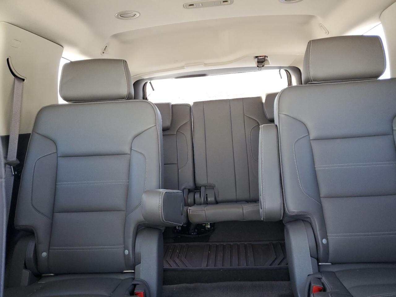 2016 GMC Yukon - Image 10