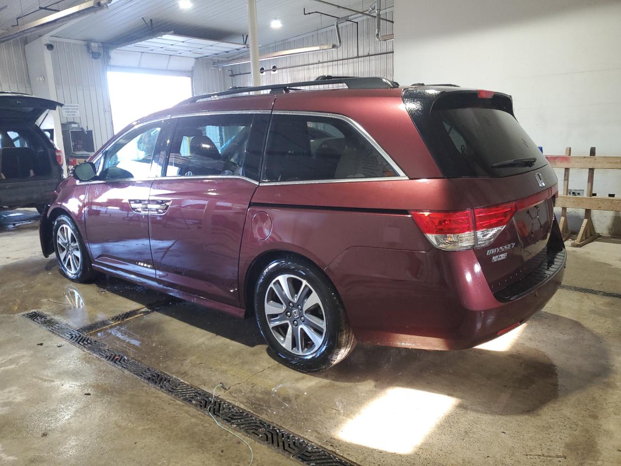 2014 Honda Odyssey - Image 2