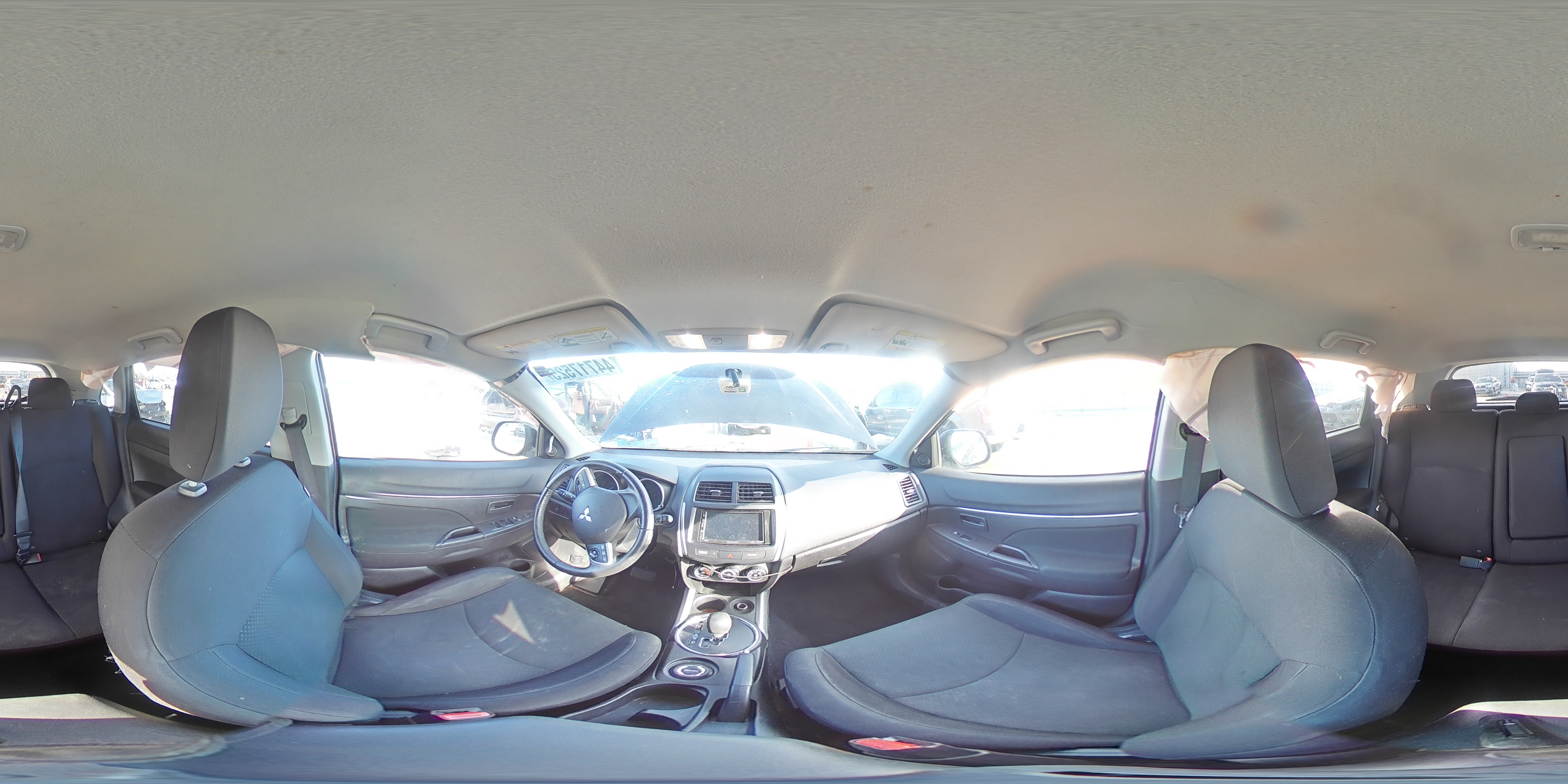 2014 Mitsubishi Outlander - Image 15