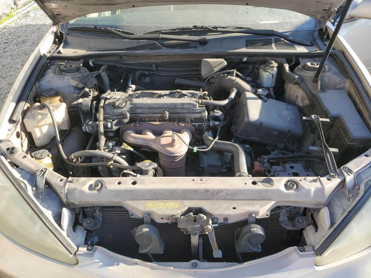 2004 Toyota Camry - Image 11