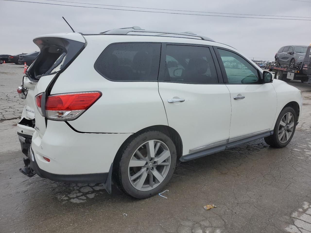 2014 Nissan Pathfinder - Image 3