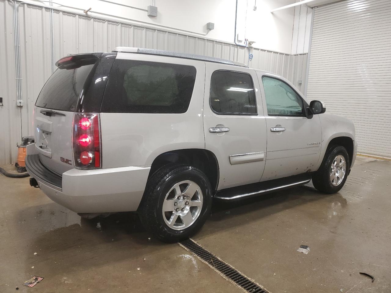 2008 GMC Yukon - Image 3