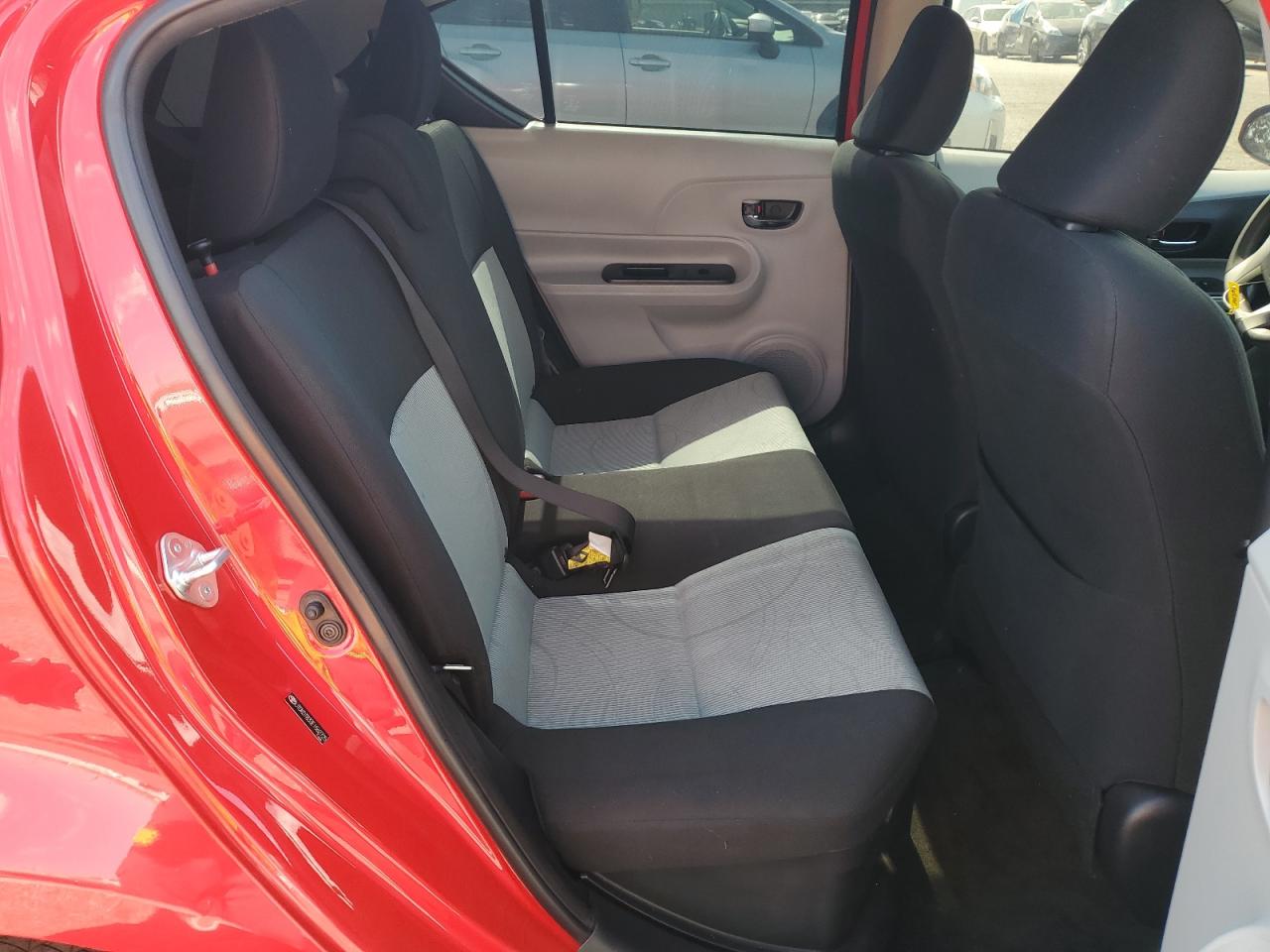 2014 Toyota Prius - Image 10